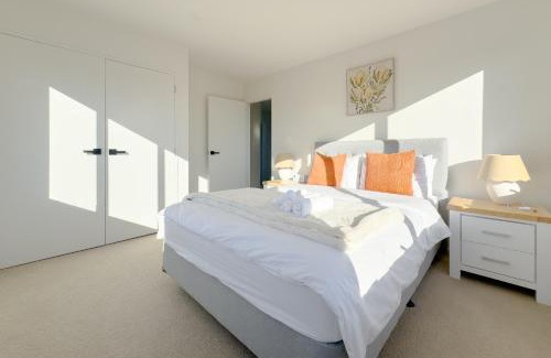 Forrest Hill Villa | Stunning Three bedroom Unit in Forrest Hill
