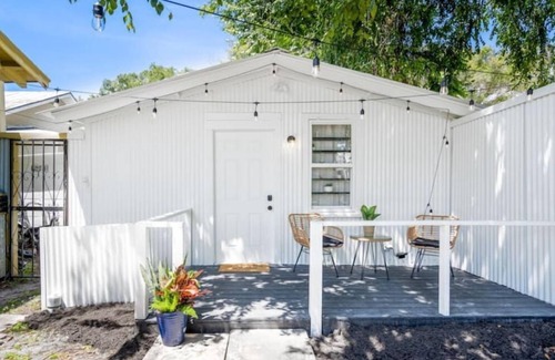 East Ybor Apartamento | Stunning tiny house in Ybor City Tampa - 1.5 miles to downtown