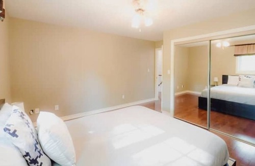 Brampton Casa | Stunning Tranquility~ Spa~ Billiard~ Lake Simcoe