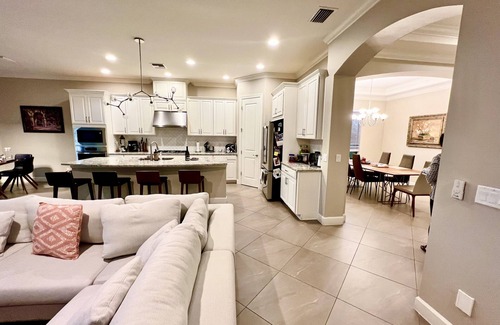Naples Villa | Stunning Upscale 4B\5Bath Villa With Full Amenities And Golf Membership