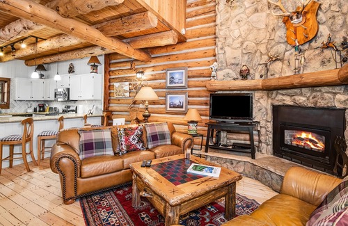 Timbercreek Lodges Casa | Cabaña de madera en casa adosada en Gore Creek, ruta de transporte gratuito, acceso al spa, chimenea