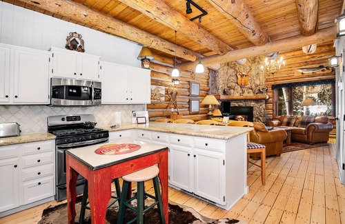 Timbercreek Lodges Casa | Cabaña de madera en casa adosada en Gore Creek, ruta de transporte gratuito, acceso al spa, chimenea