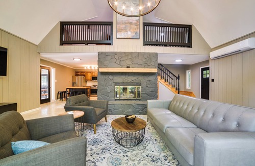 Valdosta Casa | Stunning Valdosta A-Frame Home with Private Pool!