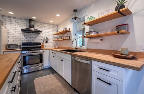 Bridgewater Corners Casa | Stunning Vermont Mountain Escape Minutes to Skiing