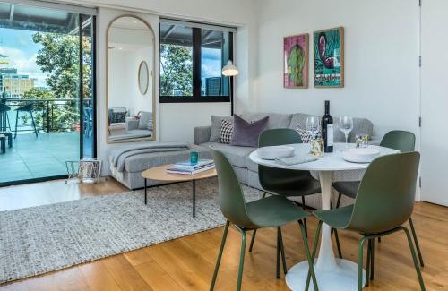 Auckland Central Business District Apartamento | Stunning Viaduct Apartment w Harbour views, Spa Pool and FREE Parking
