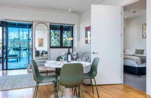 Auckland Central Business District Apartamento | Stunning Viaduct Apartment w Harbour views, Spa Pool and FREE Parking