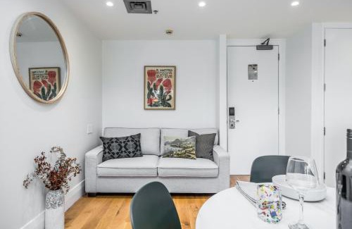 Auckland Central Business District Apartamento | Stunning Viaduct Apartment w Harbour views, Spa Pool and FREE Parking