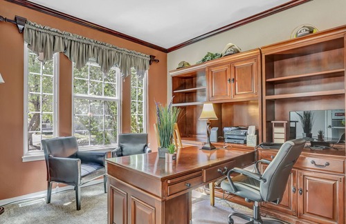 Erie Casa | Stunning Victorian Oasis with Privacy!