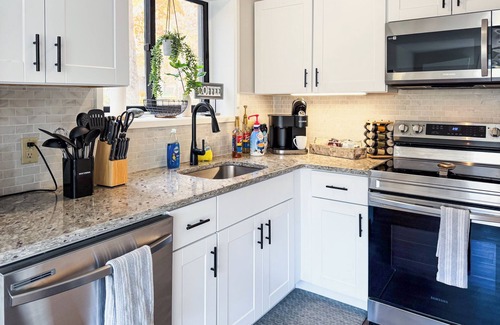 Lincoln Condominio | Stunning View, 3 minutes to Loon, NEW Renovation!