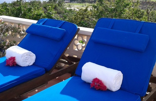 Nettle Bay Villa | Impresionante vista del océano y la laguna desde la piscina, 3 minutos a pie de Baie Rouge, cabaña