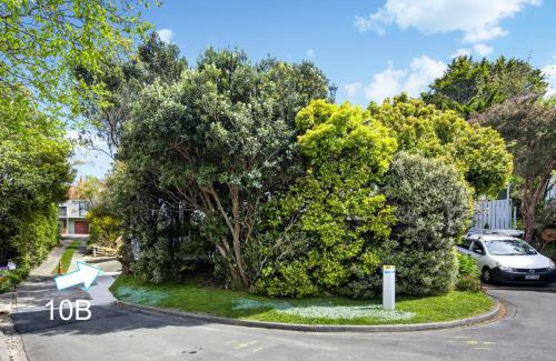 Johnsonville Casa | Stunning view, privacy, close to ferry & brand-new
