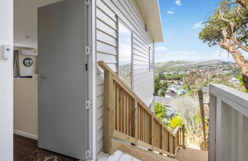 Johnsonville Casa | Stunning view, privacy, close to ferry & brand-new