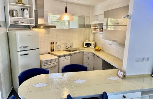 Saronida Apartamento | Stunning View Seaside 1-Bed Apartment in Saronida