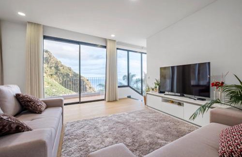 Ponta do Sol Casa | Stunning view set in nature - Recanto of the sea