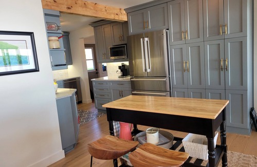 Howe Island Casa | Stunning views, cottage charm and modern luxury converge in the 1000 Islands!