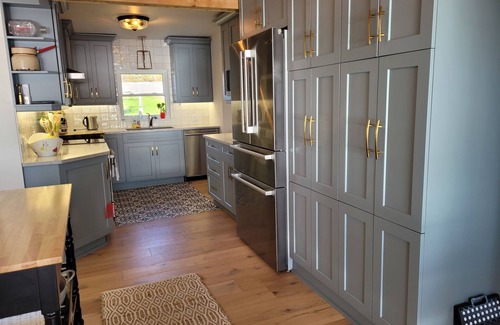Howe Island Casa | Stunning views, cottage charm and modern luxury converge in the 1000 Islands!