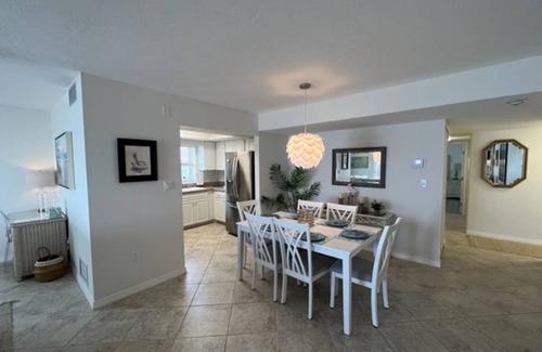 Longboat Key Condominio | Stunning Views, Directly on beach, Pool, Private Corner Unit