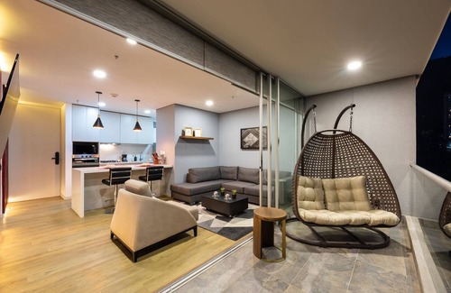 El Tesoro Condominio | Stunning views from 25th-floor condo! El Poblado!