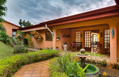 San Isidro Casa | Stunning Views from Coffee Country Villa - 25 min to SJO