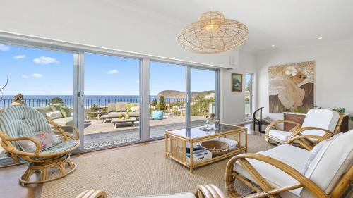 Copacabana Casa | Stunning Views, Heated Plunge Pool and Walking Distance To Beach
