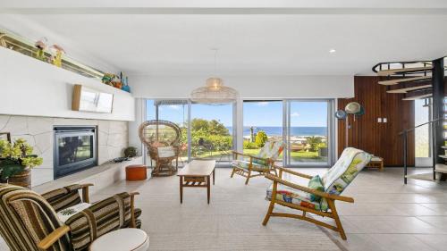 Copacabana Casa | Stunning Views, Heated Plunge Pool and Walking Distance To Beach