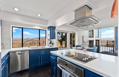 La Presa Casa | Stunning views in the heart of San Diego county!