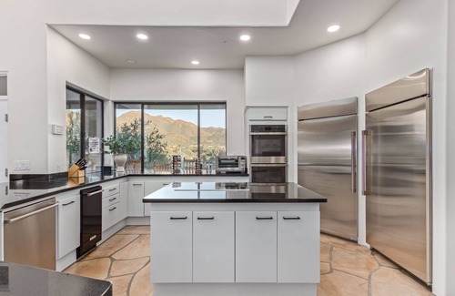 Pinnacle Peak Heights Casa | Stunning Views, Large Pool & Indoor Basketball