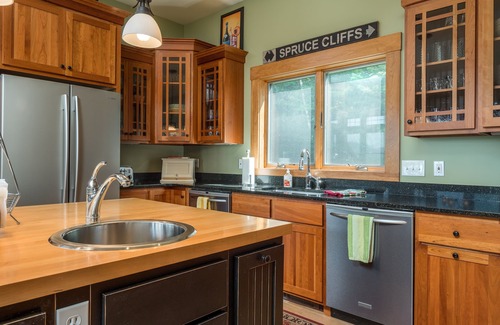 Sunday River Area Casa | Stunning views, luxurious home, heated pool, hot tub, games