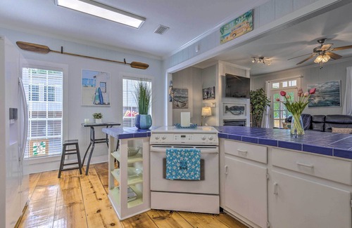 Dauphin Island Casa | Stunning Views & Waterfront Fun: Aloe Bay Home