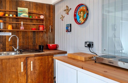 Pendeen Casa | Maravillosa casa de vacaciones para 2 personas con WIFI, terraza, mascotas permitida y aparcamiento