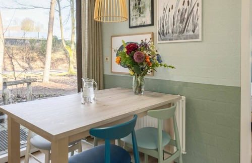 Valkenswaard Casa | Preciosa casa de vacaciones para 4 personas con WIFI, piscina, TV, terraza y aparcamiento