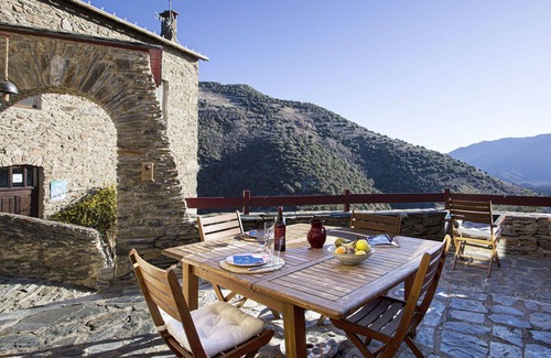 Jujols Casa | Stunning villa for 2 people with TV and terrace