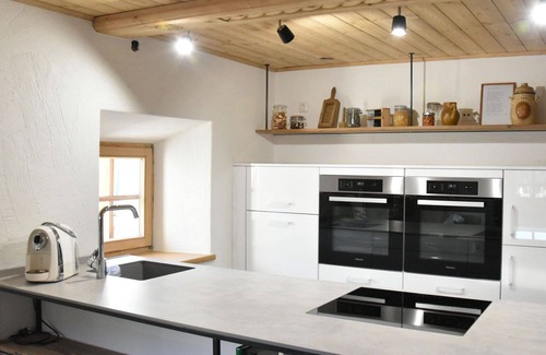 Niedernsill Villa | Stunning villa for 5 people with WIFI, TV, balcony and panoramic view