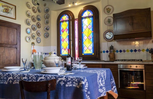 Petrognano Casa | Maravillosa casa de vacaciones para 6 personas con WIFI, A/C, TV y aparcamiento, cerca de Lucca