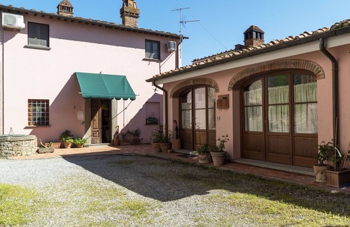 Petrognano Casa | Maravillosa casa de vacaciones para 6 personas con WIFI, A/C, TV y aparcamiento, cerca de Lucca