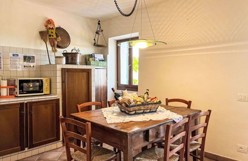 Lucinasco Casa | Estupenda casa de vacaciones para 6 personas con WIFI, A/C, TV, patio y aparcamiento