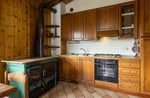 Traona Casa | Stunning villa for 6 people with WIFI, TV, patio, pets allowed and parking