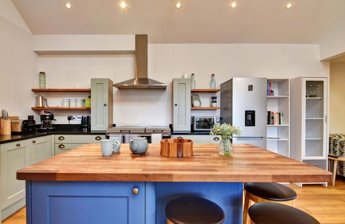 Summerbridge Casa | Maravillosa casa de vacaciones para 8 personas con WIFI y aparcamiento