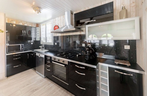 Mezos Casa | Stunning villa for 8 guests with WIFI, A/C, private pool, TV, terrace and parking