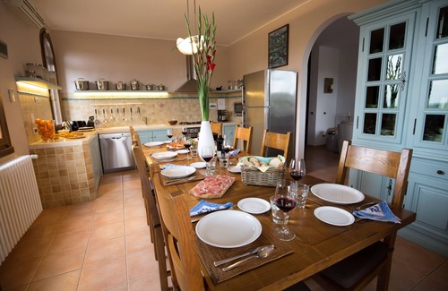 Ostuni Villa | Villa Aurora, hermosa, trullo de 300 años y un apartamento independiente en medio de jardines