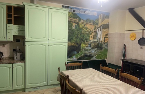 Castelnuovo Villa | Casa de vacaciones con WIFI, sauna, bañera de hidromasaje, A/C, TV, patio, vista panorámica