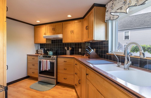 Somesville Casa | Stunning Waterfront, Acadia National Park as your Backyard.