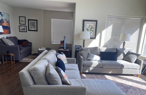 Vernon Casa | Stunning Waterfront on Vernon's Kalamalka Lake w 3 Bedrooms