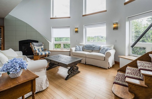 Stokes Bay Cabaña | Stunning waterfront w/ spa + dog run