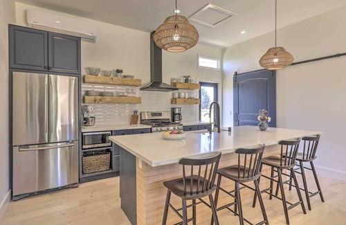 Sonoma Casa | Stunning Wine Country Gem with Hot Tub + Patio!