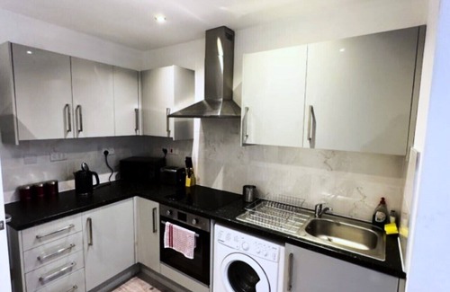 Waddon Apartamento | Stunning x2 bedroom apartment ** free parking and Wi-Fi