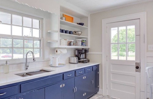 Graham Casa | Stunningly designed parkview from front porch