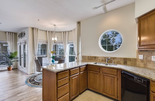 Highland Lake Estates Condominio | Impresionante Regal Lake Travis Island Condo con vista al lago!