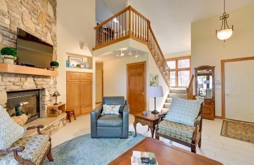 Sturgeon Bay Casa | Sturgeon Bay Hideaway with Direct Water Access!