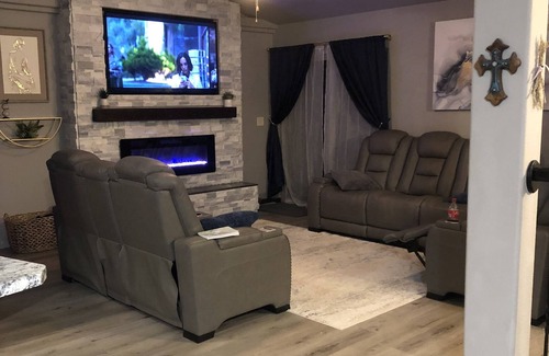 Sturgis Casa | Sturgis Rally Rental 2024. 4 bedroom, 3 bath house